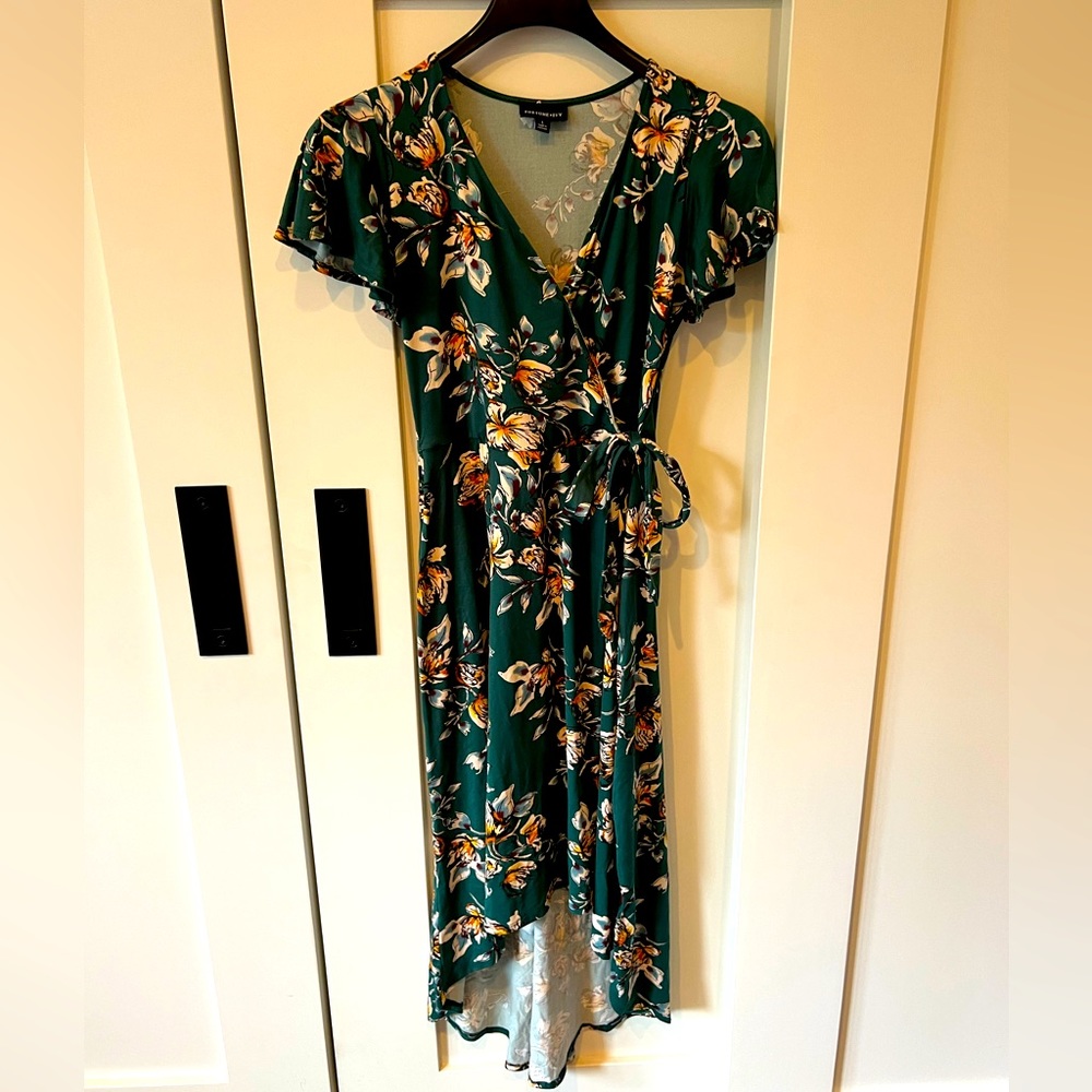 FORTUNE+IVY maxi dress green with flowers size large.